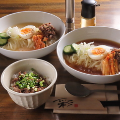 お得な冷麺ランチ！大満足のミニ牛ほぐしごはん付き