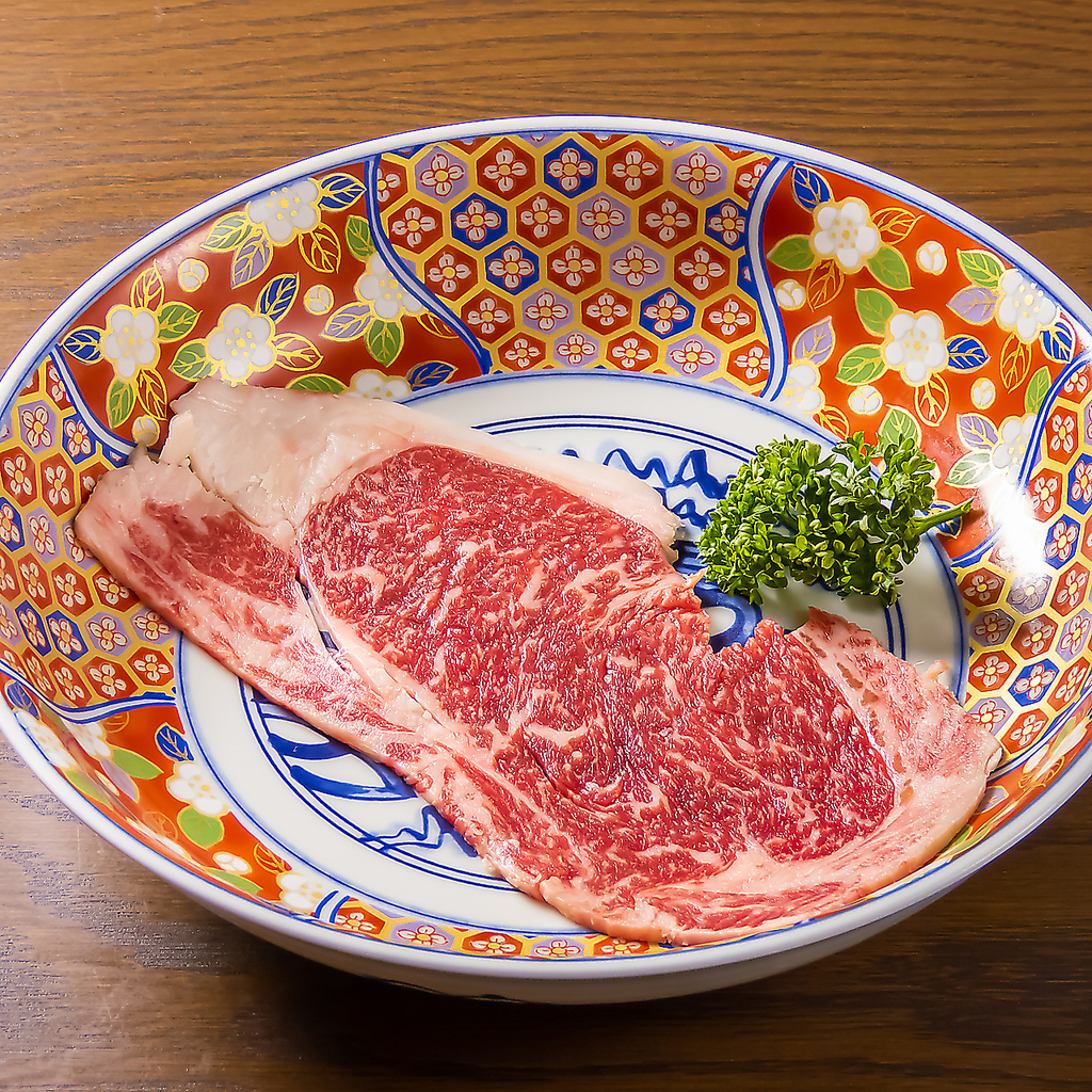 食感を楽しみたいなら空飛ぶ？上和牛ロースがオススメです♪濃厚な味で筋肉質な感じがクセになります