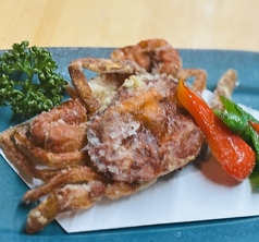 丸ごと食べられるソフトシェルクラブの唐揚げの写真