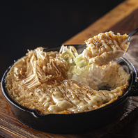 炭火焼き鳥と充実した酒のアテをご用意しております