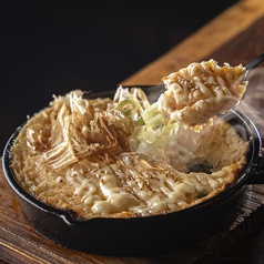 炭火焼き鳥と充実した酒のアテをご用意しております