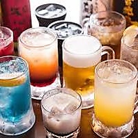 多種多様な100種類のドリンクが飲み放題！