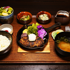 見た目鮮やかな料理をランチでもお楽しみいただけます◎