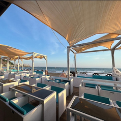 白と水色を基調としたシート