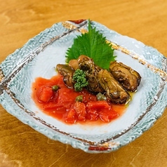 燻製牡蠣のトマトソース添え