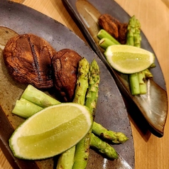 アスパラと椎茸焼きの写真