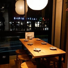 焼鳥やおや総本店の雰囲気2