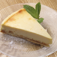 レアチーズのムースケーキ／プチセルクル白ごまケーキ