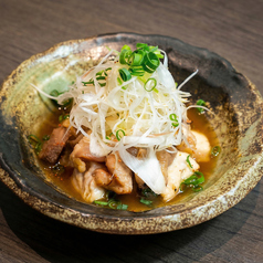 大摩桜鶏刺し肉のわさびユッケ