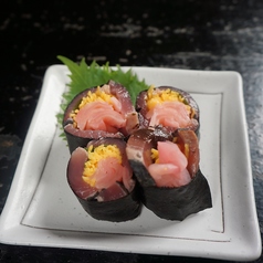鰹のガリ巻/鰹ガーリックラー油