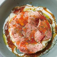 冷製ローストビーフ　レモンクリームとトリュフソース