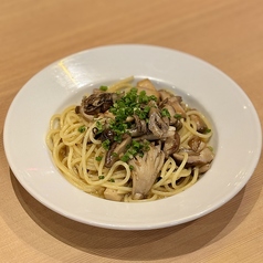 4種のキノコの和風ペペロンチーノ スパゲッティ