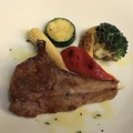 料理メニュー写真 骨付き仔羊のグリル ローズマリー風味