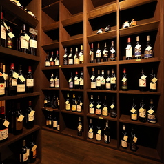 【当店自慢のワインセラー】