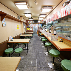 おひとり様も大歓迎のカウンター席です!ゆっくりとお食事とお酒をご堪能いただけます。カウンター席は調理風景を楽しめるのも魅力です♪