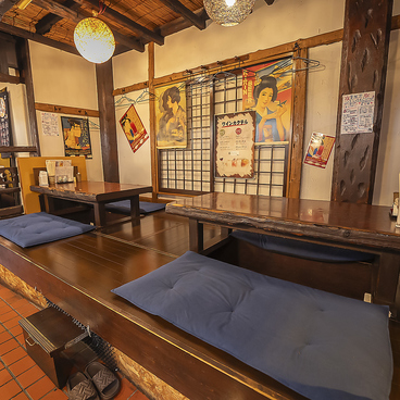 炭焼き酒場 志の雰囲気1