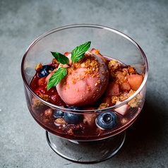 自家製ふわふわティラミス ～山下フルーツ農園直送旬果実を添えて～