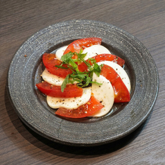 北海道モッツァレラのカプレーゼ