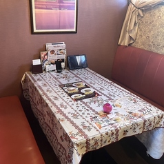 6名様用テーブルは1卓ございます。