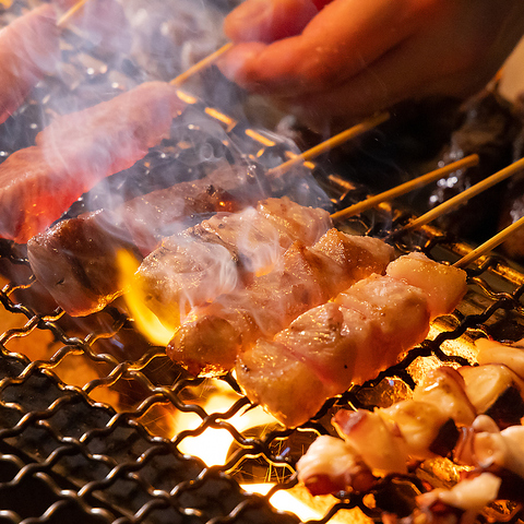 拘りのお酒と、一串一串丁寧に「素材と味」に拘った「串焼き」と「おでん」が名物♪