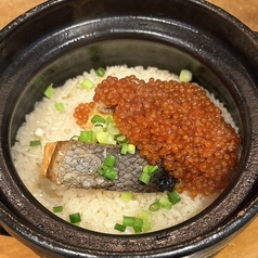 サーモンと紅鮭いくらの土鍋ご飯