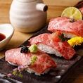 とろけるような味わいの「黒毛和牛」と、新鮮で希少な「豪華食材」をふんだんに使用した絶品の「肉寿司」や、旨みが凝縮された「馬刺しユッケ」、さらに職人が丁寧に仕上げた「お刺身盛り合わせ」など、目にも舌にも嬉しい料理の数々をお楽しみいただけます♪大切な方とのご接待や特別なご会食にもぴったりです♪