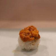 厳選された素材。江戸前鮨仕立て。