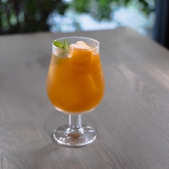 マンゴーのトロピカーナサングリア