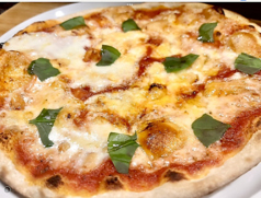 味わい深い地元産ゴーダチーズの写真