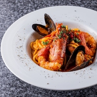 ランチはお得なパスタやプレート料理！