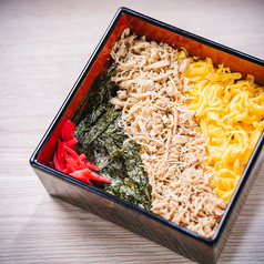 【北九州のかしわめし】鶏の旨味がしみ込んだ逸品の写真