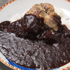 【コクの〈黒〉】チキンカレーの写真