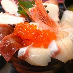 海鮮丼(味噌汁付)