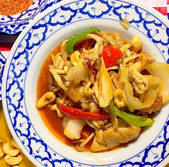 やわらか鶏肉とカシューナッツのタイ酢＆ナンプラー炒め