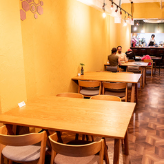 Cafe & Bar Laurel ローレル 京都 河原町三条の雰囲気2