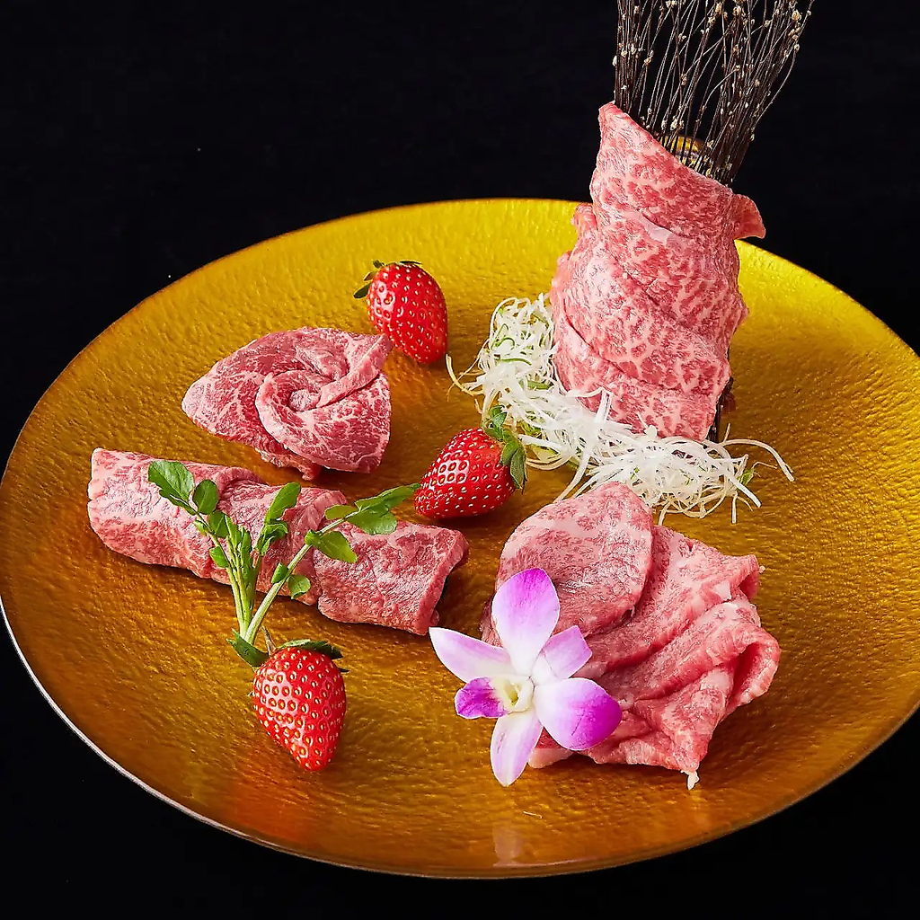 くちどけの良い上質な脂と豊かな香り、肉本来の甘味をご堪能ください。焼き具合はお好みに応じて◎