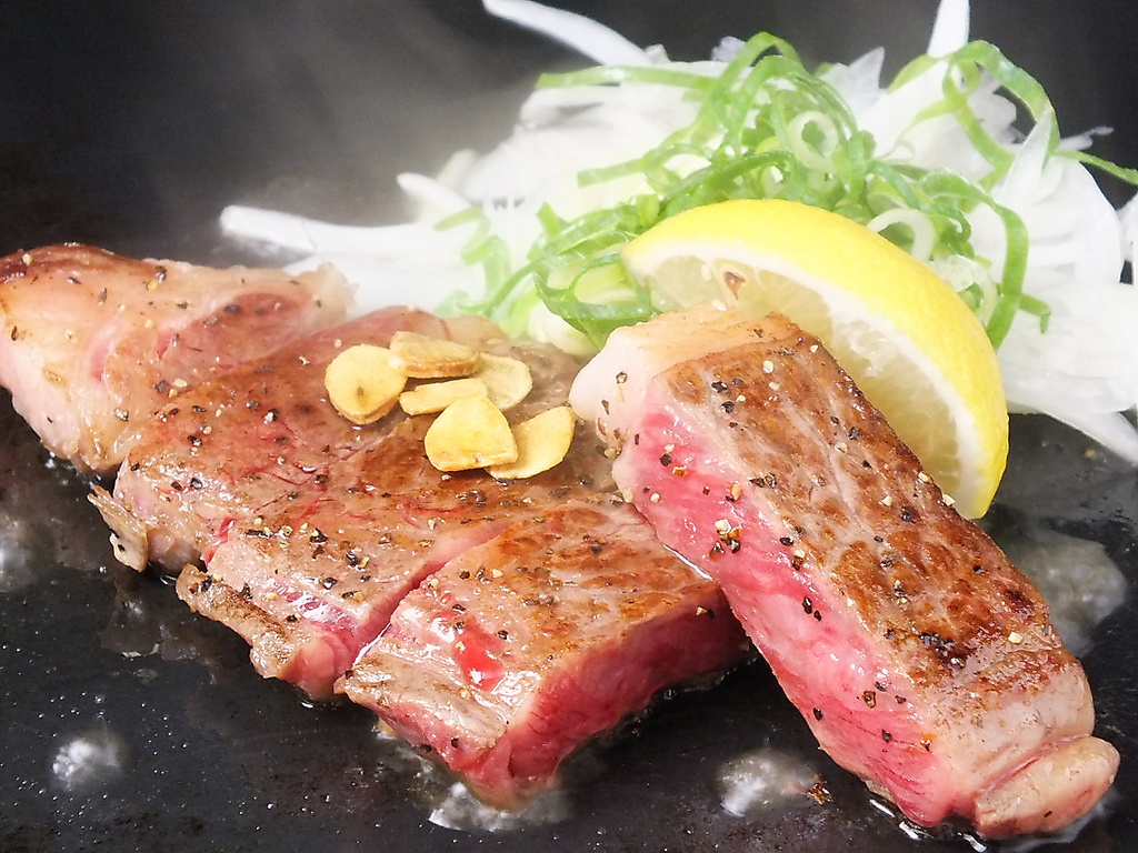 黒毛和牛のサーロイン。A4ランク１４０ｇが１８９０円！