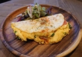 料理メニュー写真 OLD SCHOOL名物！トルティーヤオムレツ　トマト&チーズ