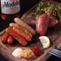 料理メニュー写真 SAUSAGE PLATE(ソーセージ盛り合わせ)