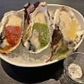 料理メニュー写真&nbsp;生カキ3種盛り合わせ/キノコバター/サクサク牡蠣フライ/焼き牡蠣(1個)