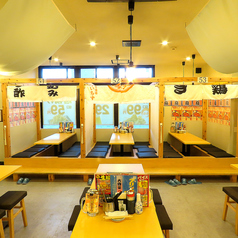 脚を伸ばしながらお食事を楽しめる掘りごたつです。落ち着いた雰囲気で少人数の飲み会にもおすすめです！