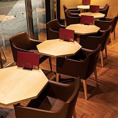 YEBISU BAR ヱビスバー 本厚木ミロード店の雰囲気3