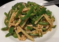 青椒肉絲(豚・ピーマン)/回鍋肉(豚・キャベツ味噌炒め)/豚肉とニンニクの芽炒め