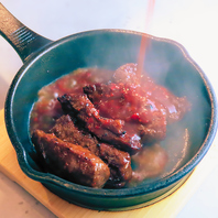 新鮮なお肉の様々な部位をその場で焼き上げご提供