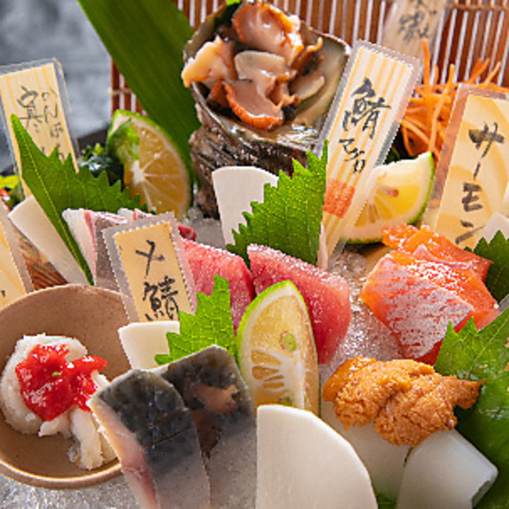 得々刺身盛合せ　1408円(税込)