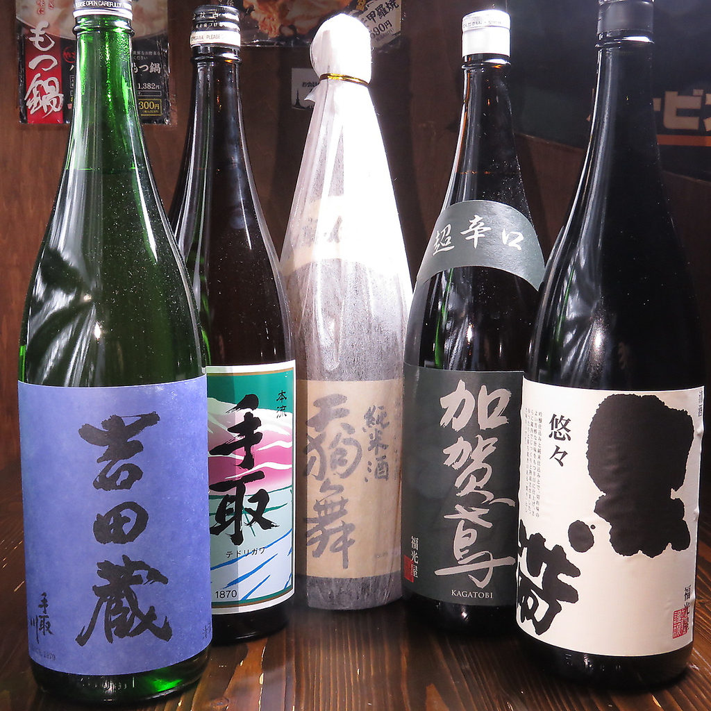 おつまみが豊富な当店では日本酒はボトルやボトルセットでご提供も承っております、是非お仲間と♪