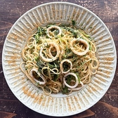 新鮮な産直野菜や、季節によって変わる旬の魚など、素材本来の味を生かしたお料理をご提供しています。ワンランク上のホテルライクな空間で優雅なひと時をお過ごしくださいませ。