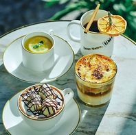 多彩なメニューと季節限定ドリンク