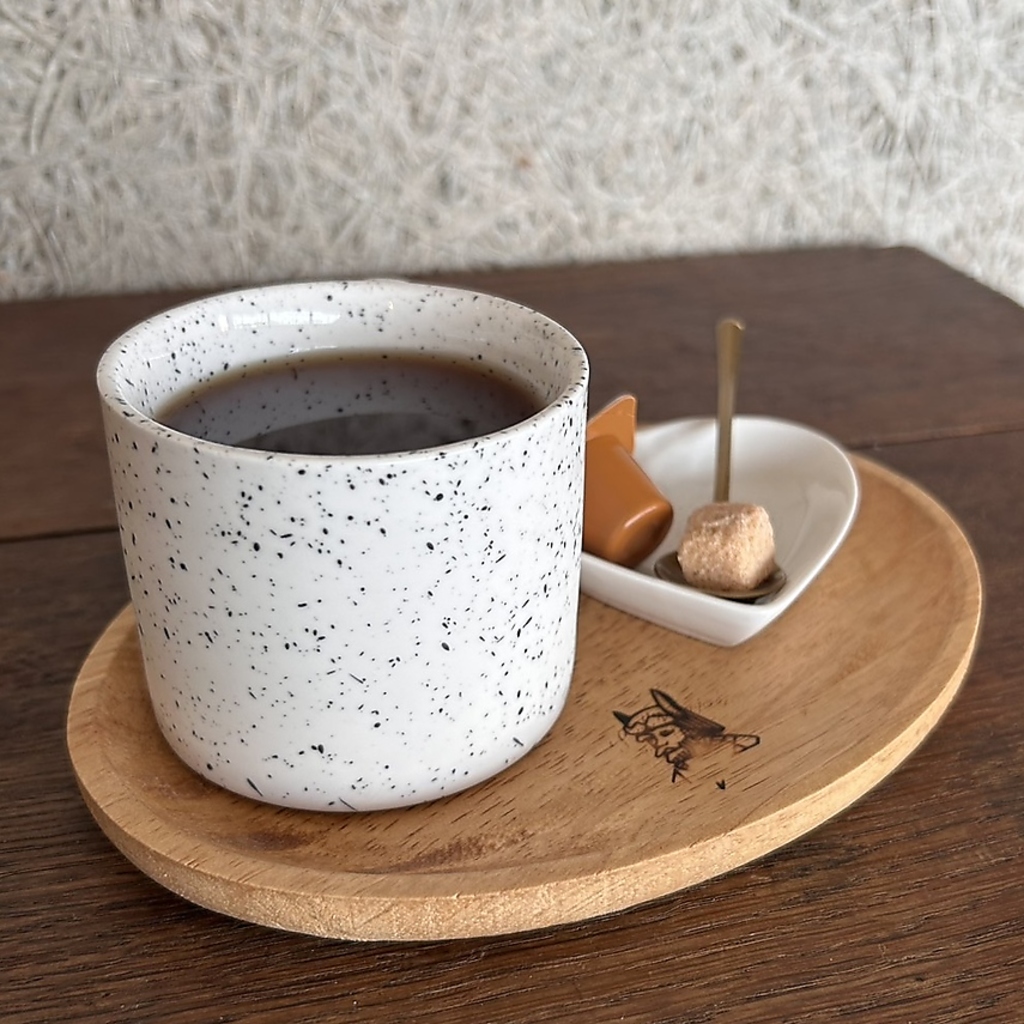 当店自慢のドリンクを片手にゆったりとした時間をお過ごしください。お一人様も大歓迎です。