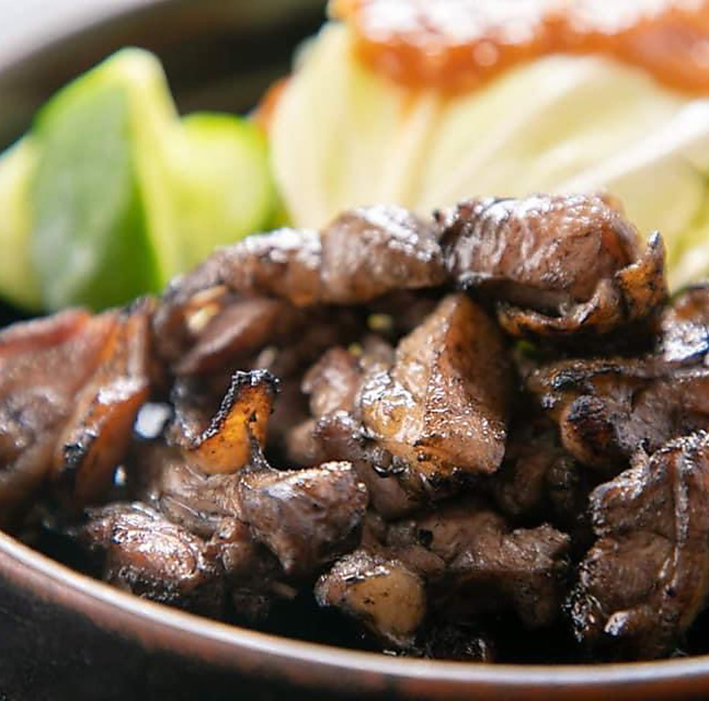 地鶏もも焼　946円(税込)